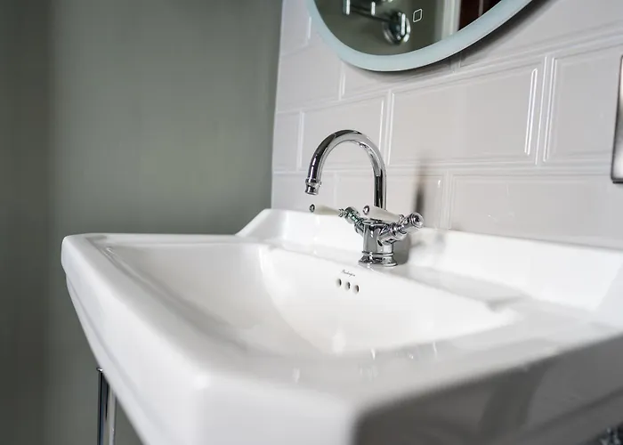 Armathwaite Hall & * Bassenthwaite